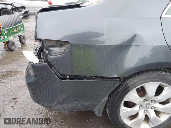 2005 Honda Accord LX z VIN 1HGCM56435A032033, wystawiony jako IAAI lot #42330649 z przebiegiem 236 298 mil mil oraz . Historia ofert i sprzedaży dostępna na DreamBid. Obrazek 16.