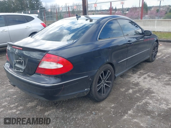 2009 Mercedes-Benz CLK 350 z VIN WDBTJ56HX9F267109, wystawiony jako IAAI lot #41799170 z przebiegiem 111 892 mil mil oraz . Historia ofert i sprzedaży dostępna na DreamBid. Obrazek 4.
