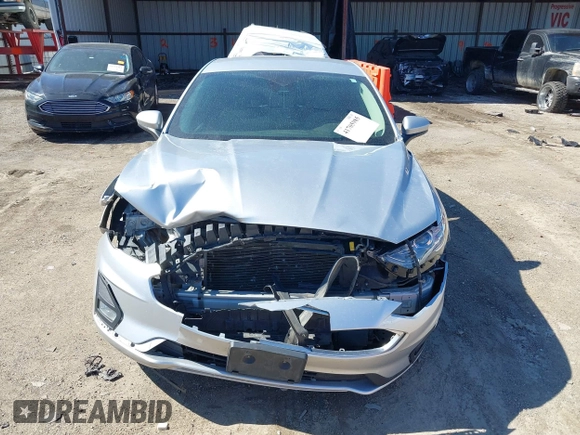 2019 Ford Fusion SE with VIN 3FA6P0HD9KR172372, listed as a IAAI auction lot 41705985 with 145,893 mi miles. Bid and sale history available at carsss.com. Image 13.
