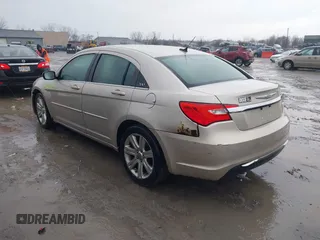 2013 Chrysler 200 Touring with VIN 1C3CCBBB3DN639114, listed as a IAAI auction lot 41891932 with 196,693 mi miles. Bid and sale history available at carsss.com. Image 3.