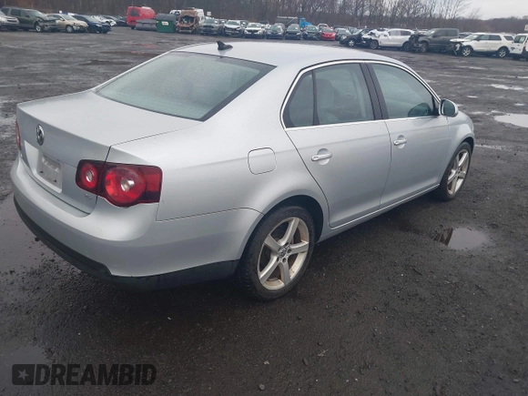 2009 Volkswagen Jetta Sedan SE with VIN 3VWRM71K29M147657, listed as a IAAI auction lot 41867252 with 87,625 mi miles. Bid and sale history available at carsss.com. Image 4.
