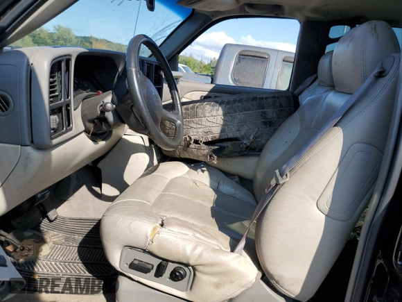 2000 Chevrolet Suburban LT with VIN 3GNFK16T2YG200100, listed as a Copart auction lot 70187684 with 0 mi miles and Salvage Title. Bid and sale history available at carsss.com. Image 7.