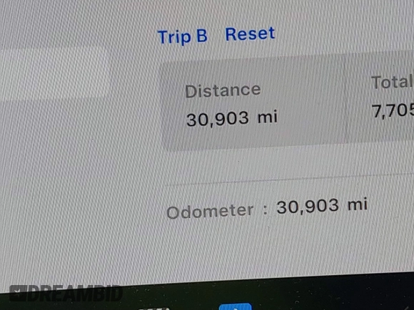 2023 Tesla Model 3 z VIN 5YJ3E1EA2PF569644, wystawiony jako IAAI lot #41831560 z przebiegiem 30 903 mil mil oraz . Historia ofert i sprzedaży dostępna na DreamBid. Obrazek 7.