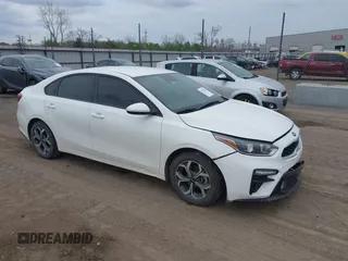 2020 Kia Forte LXS with VIN 3KPF24AD7LE152818, listed as a IAAI auction lot 39011840 with 79,029 mi miles. Bid and sale history available at carsss.com. Image 1.