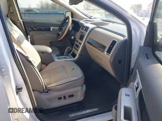 2009 Lincoln MKX with VIN 2LMDU68C49BJ03277, listed as a IAAI auction lot 41342935 with 140,674 mi miles. Bid and sale history available at carsss.com. Image 5.