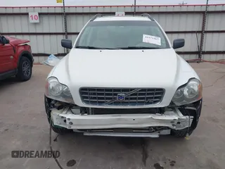 2005 Volvo XC90 with VIN YV1CZ852051198196, listed as a IAAI auction lot 41572567 with 154,881 mi miles and . Bid and sale history available at DreamBid. Image 13.