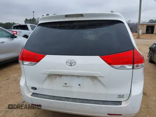 2011 Toyota Sienna XLE with VIN 5TDDK3DC0BS015244, listed as a IAAI auction lot 41413002 with 128,591 mi miles. Bid and sale history available at carsss.com. Image 16.