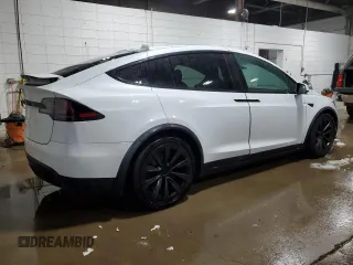 2023 Tesla Model X with VIN 7SAXCDE5XPF381338, listed as a Copart auction lot 51638855 with 1,570 mi miles and Clean Title. Bid and sale history available at carsss.com. Image 3.
