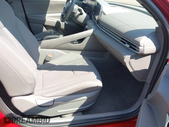 2024 Hyundai Elantra SEL z VIN KMHLM4DG5RU653537, wystawiony jako IAAI lot #42433134 z przebiegiem 37 478 mil mil oraz . Historia ofert i sprzedaży dostępna na DreamBid. Obrazek 5.