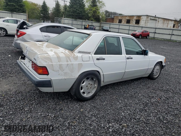 1992 Mercedes-Benz 190 z VIN WDBDA29D3NF993013, wystawiony jako Copart lot #55794035 z przebiegiem 181 833 mil mil oraz Szkoda całkowita • Salvage title. Historia ofert i sprzedaży dostępna na DreamBid. Obrazek 3.