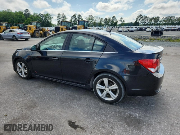 2014 Chevrolet Cruze 2LT z VIN 1G1PE5SB5E7120878, wystawiony jako Copart lot #58624755 z przebiegiem 121 644 mil mil oraz Szkoda całkowita • Salvage title. Historia ofert i sprzedaży dostępna na DreamBid. Obrazek 2.