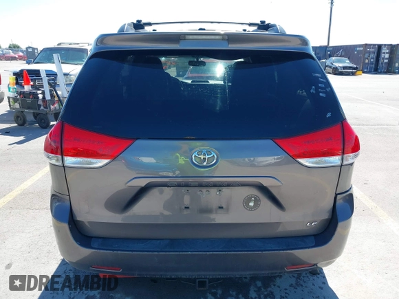 2014 Toyota Sienna LE AAS with VIN 5TDKK3DC8ES457023, listed as a IAAI auction lot 42067713 with 335,130 mi miles. Bid and sale history available at carsss.com. Image 17.
