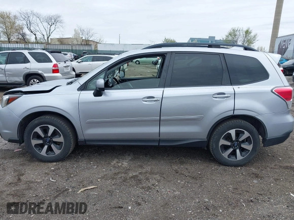 2017 Subaru Forester Premium with VIN JF2SJAEC8HG464589, listed as a IAAI auction lot 41943658 with 62,218 mi miles. Bid and sale history available at carsss.com. Image 14.