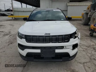 2022 Jeep Compass Latitude with VIN 3C4NJCBB9NT211131, listed as a Copart auction lot 54929515 with 39,506 mi miles and Salvage title. Bid and sale history available at DreamBid. Image 5.
