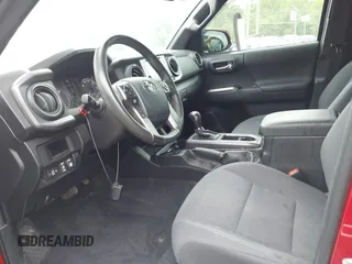 2017 Toyota Tacoma SR5 с VIN 5TFCZ5AN9HX117492, выставлен на аукционе IAAI как лот 42249664 с пробегом 96 781 миль миль и . История ставок и продаж доступна на DreamBid. Изображение 5.