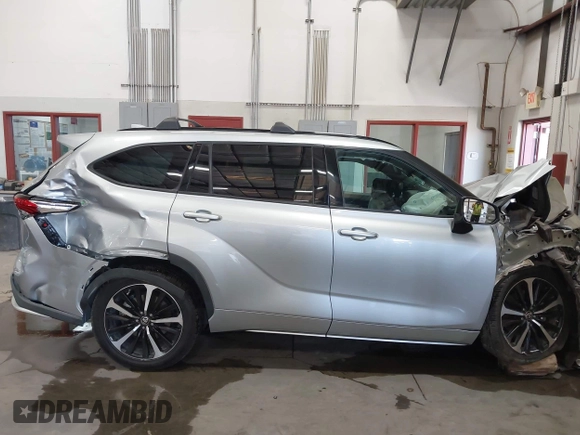 2021 Toyota Highlander XSE with VIN 5TDJZRBH8MS072794, listed as a IAAI auction lot 42521509 with 67,058 mi miles and . Bid and sale history available at DreamBid. Image 13.
