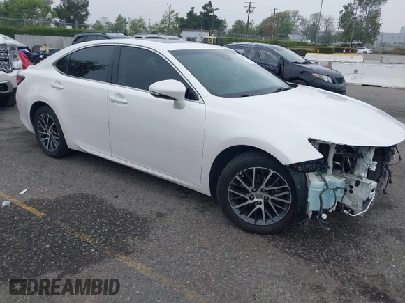 2016 Lexus ES 330 z VIN 58ABK1GG0GU024995, wystawiony jako IAAI lot #42174973 z przebiegiem 80 131 mil mil oraz . Historia ofert i sprzedaży dostępna na DreamBid. Obrazek 1.