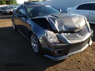 2013 Cadillac CTS-V z VIN 1G6DV1EP4D0125803, wystawiony jako Copart lot #70566514 z przebiegiem 95 769 mil mil oraz Szkody całkowita. Historia ofert i sprzedaży dostępna na DreamBid. Obrazek 11.