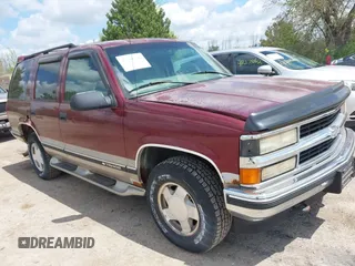 1999 Chevrolet Tahoe Z71 z VIN 1GNEK13R7XJ444925, wystawiony jako IAAI lot #42261246 z przebiegiem 183 530 mil mil oraz . Historia ofert i sprzedaży dostępna na DreamBid. Obrazek 1.
