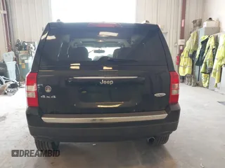 2016 Jeep Patriot Latitude with VIN 1C4NJRFB3GD746204, listed as a IAAI auction lot 42381018 with 89,247 mi miles and . Bid and sale history available at DreamBid. Image 17.