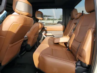 2024 Toyota Tundra 1794 Edition z VIN 5TFMC5DB9RX074071, wystawiony jako Copart lot #83177584 z przebiegiem Nie podano mil oraz Szkoda całkowita • Salvage title. Historia ofert i sprzedaży dostępna na DreamBid. Obrazek 10.