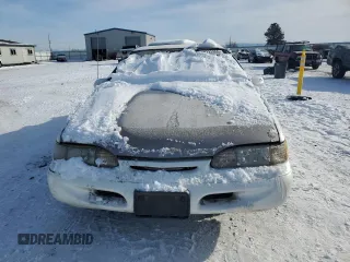 1995 Ford Thunderbird LX with VIN 1FALP62W4SH197312, listed as a Copart auction lot 44723355 with 175,537 mi miles and Salvage Title. Bid and sale history available at DreamBid. Image 5.