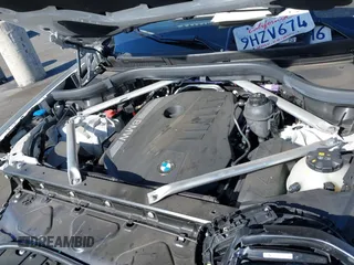 2024 BMW X5 xDrive40i z VIN 5UX23EU02R9T61437, wystawiony jako IAAI lot #41921905 z przebiegiem 19 178 mil mil oraz . Historia ofert i sprzedaży dostępna na DreamBid. Obrazek 10.