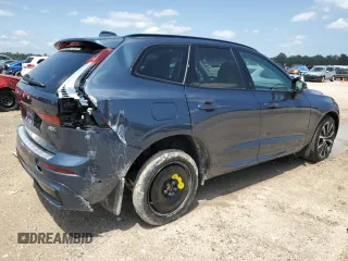 2025 Volvo XC60 Plus z VIN YV4M12RC4S1012704, wystawiony jako Copart lot #54937075 z przebiegiem 4 893 mil mil oraz Szkoda całkowita • Salvage title. Historia ofert i sprzedaży dostępna na DreamBid. Obrazek 3.