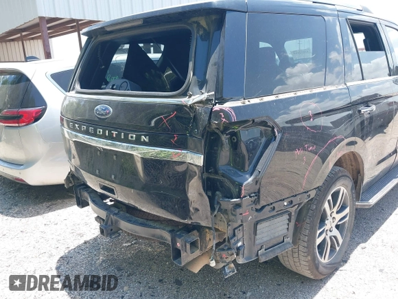 2023 Ford Expedition Limited z VIN 1FMJU1K8XPEA59096, wystawiony jako IAAI lot #42552665 z przebiegiem 59 097 mil mil oraz . Historia ofert i sprzedaży dostępna na DreamBid. Obrazek 20.