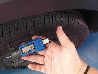 2024 Volkswagen Tiguan SE z VIN 3VV3B7AX4RM076330, wystawiony jako IAAI lot #42752482 z przebiegiem 25 282 mil mil oraz . Historia ofert i sprzedaży dostępna na DreamBid. Obrazek 4.