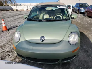 2008 Volkswagen Beetle SE with VIN 3VWRF31Y78M400350, listed as a Copart auction lot 84229794 with 198,777 mi miles and Salvage title. Bid and sale history available at DreamBid. Image 5.