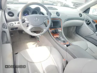 2003 Mercedes-Benz SL 500 z VIN WDBSK75F53F041507, wystawiony jako Copart lot #55630925 z przebiegiem 129 451 mil mil oraz Szkoda całkowita • Salvage title. Historia ofert i sprzedaży dostępna na DreamBid. Obrazek 8.