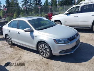 2013 Volkswagen Jetta Hybrid SE с VIN 3VW637AJ1DM303788, выставлен на аукционе IAAI как лот 42205720 с пробегом 242 957 миль миль и . История ставок и продаж доступна на DreamBid. Изображение 1.