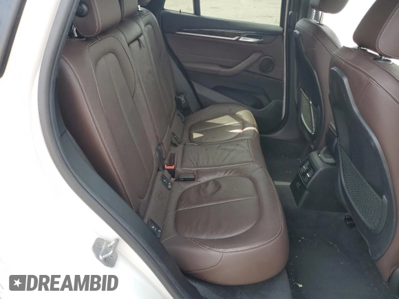 2020 BMW X1 xDrive28i с VIN WBXJG9C09L5P49700, выставлен на аукционе Copart как лот 55398635 с пробегом 95 029 миль миль и Списание • Salvage title. История ставок и продаж доступна на DreamBid. Изображение 11.