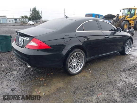 2009 Mercedes-Benz CLS-Class 5.5L with VIN WDDDJ72X59A142519, listed as a IAAI auction lot 41120381 with 74,270 mi miles. Bid and sale history available at carsss.com. Image 4.