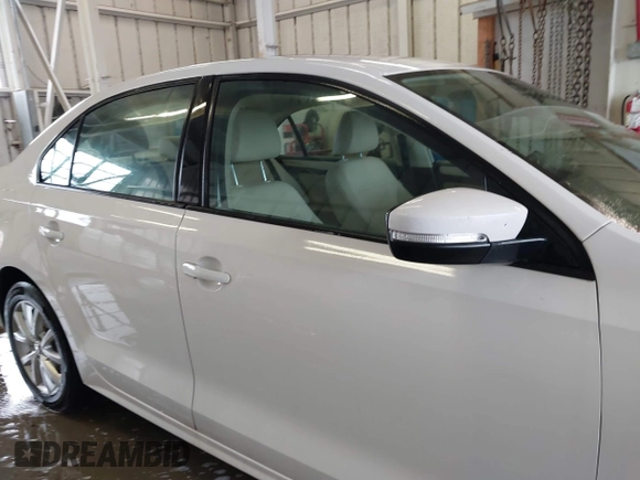 2011 Volkswagen Jetta Sedan SE with VIN 3VWDX7AJ8BM330849, listed as a IAAI auction lot 41972807 with 134,655 mi miles. Bid and sale history available at carsss.com. Image 13.