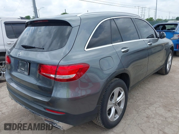 2017 Mercedes-Benz GLC 300 с VIN WDC0G4JB9HV011882, выставлен на аукционе IAAI как лот 42142275 с пробегом 54 770 миль миль и . История ставок и продаж доступна на DreamBid. Изображение 4.