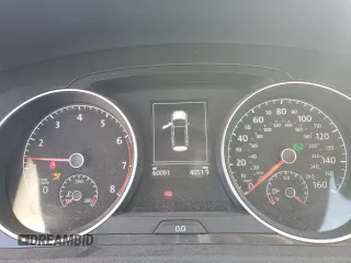 2018 Volkswagen Golf S z VIN 3VWH17AU9JM758196, wystawiony jako Copart lot #54562715 z przebiegiem 60 091 mil mil oraz Szkoda całkowita • Salvage title. Historia ofert i sprzedaży dostępna na DreamBid. Obrazek 9.