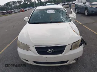 2006 Hyundai Sonata GLS z VIN KMHEU46C06A091417, wystawiony jako IAAI lot #42364241 z przebiegiem 131 054 mil mil oraz . Historia ofert i sprzedaży dostępna na DreamBid. Obrazek 12.
