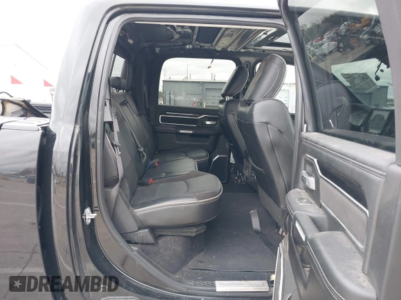 2019 Ram 2500 Laramie with VIN 3C6UR5FJ6KG574757, listed as a IAAI auction lot 41808297 with 33,981 mi miles. Bid and sale history available at carsss.com. Image 8.