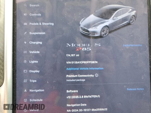 2013 Tesla Model S Performance z VIN 5YJSA1CP6DFP13674, wystawiony jako Copart lot #53043085 z przebiegiem 174 167 mil mil oraz Szkoda całkowita • Salvage title. Historia ofert i sprzedaży dostępna na DreamBid. Obrazek 9.
