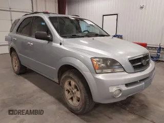 2005 Kia Sorento LX with VIN KNDJC733455454661, listed as a IAAI auction lot 41766537 with 210,297 mi miles. Bid and sale history available at carsss.com. Image 1.