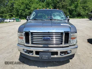 2008 Ford F-250 XL z VIN 1FTSX21518ED53470, wystawiony jako Copart lot #58700765 z przebiegiem 71 241 mil mil oraz Czysty tytuł • Clean title. Historia ofert i sprzedaży dostępna na DreamBid. Obrazek 5.