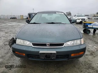 1996 Honda Accord EX with VIN 1HGCD5652TA206485, listed as a Copart auction lot 86851064 with 158,907 mi miles and Salvage Title. Bid and sale history available at DreamBid. Image 5.