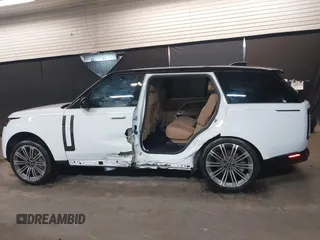 2025 Land Rover Range Rover SE z VIN SALKPBFU1SA280561, wystawiony jako IAAI lot #41487938 z przebiegiem 342 mil mil oraz . Historia ofert i sprzedaży dostępna na DreamBid. Obrazek 15.