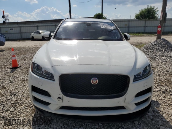 2018 Jaguar F-Pace 20d Premium with VIN SADCJ2FN2JA262398, listed as a Copart auction lot 63638575 with 106,698 mi miles and Clean title. Bid and sale history available at DreamBid. Image 5.