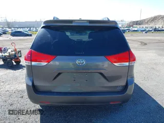 2011 Toyota Sienna LE with VIN 5TDJK3DC1BS016258, listed as a IAAI auction lot 41995140 with 200,903 mi miles. Bid and sale history available at carsss.com. Image 16.