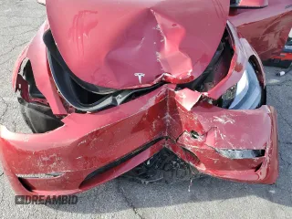 2024 Tesla Model Y Performance z VIN 7SAYGDEF7RF128112, wystawiony jako Copart lot #85596764 z przebiegiem Nie podano mil oraz Szkoda całkowita • Salvage title. Historia ofert i sprzedaży dostępna na DreamBid. Obrazek 13.