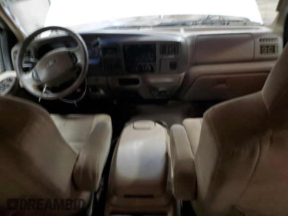 2004 Ford Excursion XLT with VIN 1FMNU41S94EB68872, listed as a Copart auction lot 85883684 with 313,211 mi miles and Clean Title. Bid and sale history available at DreamBid. Image 8.