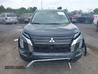 2024 Mitsubishi Outlander SE z VIN JA4J3VA81RZ049952, wystawiony jako IAAI lot #42448676 z przebiegiem 33 337 mil mil oraz . Historia ofert i sprzedaży dostępna na DreamBid. Obrazek 12.